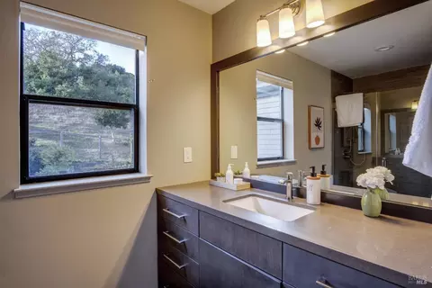 Bath - 57 Bridgegate Dr, San Rafael, CA 94903 photo 5 of 13
