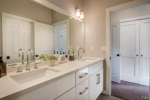 Bath - 57 Bridgegate Dr, San Rafael, CA 94903 photo 13 of 13