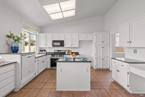 Kitchen - 220 Mandarin Cir, Vacaville, CA 95687 photo 1 of 5