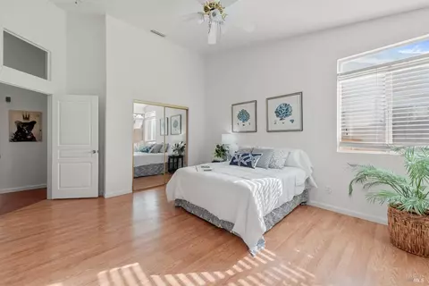 Bedroom - 220 Mandarin Cir, Vacaville, CA 95687 photo 2 of 3