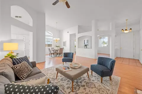 Living - 220 Mandarin Cir, Vacaville, CA 95687 photo 1 of 4