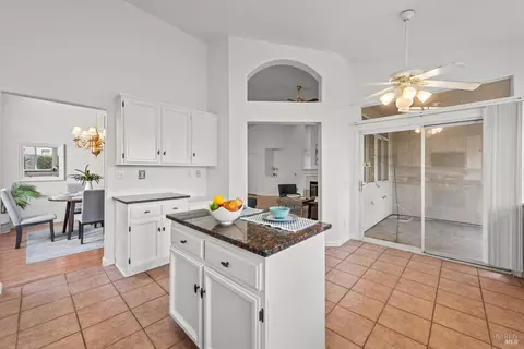 Kitchen - 220 Mandarin Cir, Vacaville, CA 95687 photo 5 of 5