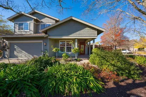 826 Signorelli Cir, Saint Helena, CA 94574