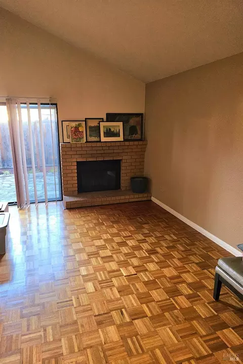 114 Coventry, Hercules, CA 94547 photo 2