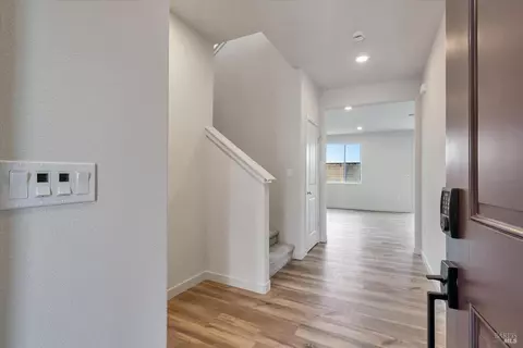 2920 Sugar Pine St, Fairfield, CA 94533 photo 2