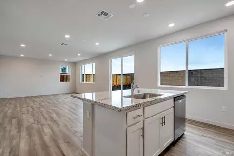 2920 Sugar Pine St, Fairfield, CA 94533 photo 11