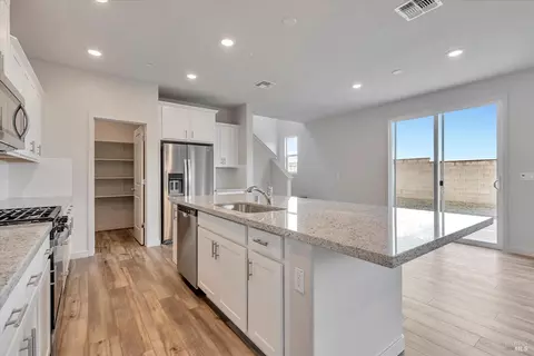 2916 Sugar Pine St, Fairfield, CA 94533 photo 10