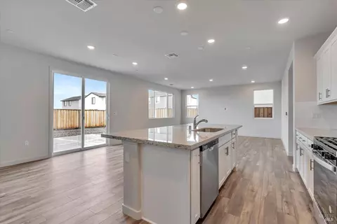 2916 Sugar Pine St, Fairfield, CA 94533 photo 9