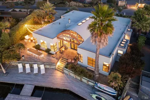 3 Dipsea Rd, Stinson Beach, CA 94970