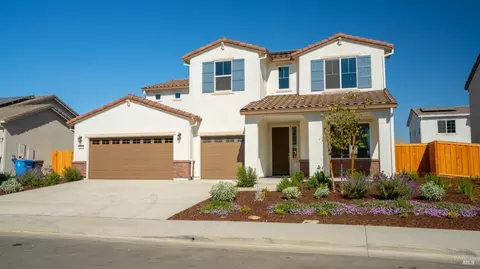 425 Vanderbilt Dr, Dixon, CA 95620