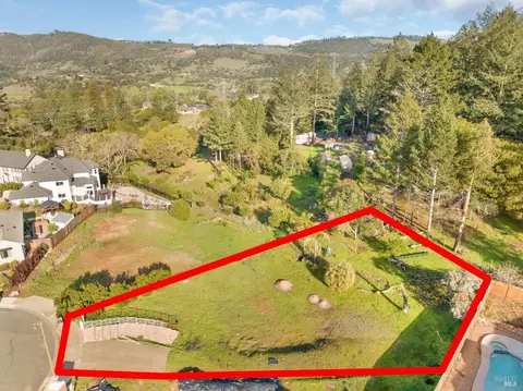 2016 Eagle Ct, Santa Rosa, CA 95403