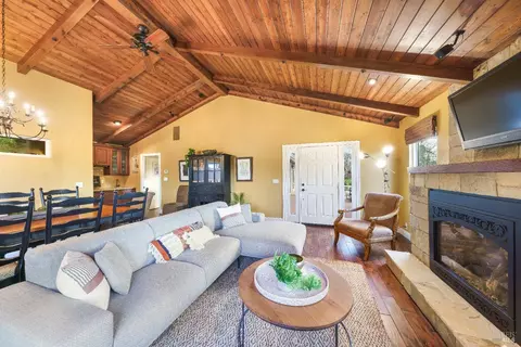 Living - 30500 River Rd, Cloverdale, CA 95425 photo 8 of 8