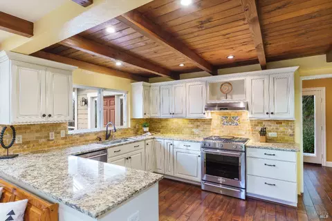 Kitchen - 30500 River Rd, Cloverdale, CA 95425 photo 3 of 8