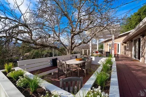 Exterior - 30500 River Rd, Cloverdale, CA 95425 photo 2 of 17