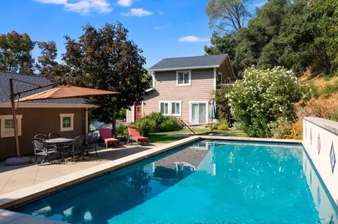 Exterior - 30500 River Rd, Cloverdale, CA 95425 photo 1 of 17