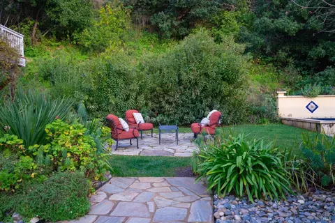 Exterior - 30500 River Rd, Cloverdale, CA 95425 photo 14 of 17
