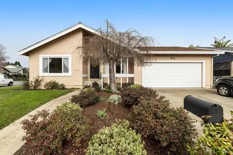 188 Westridge Dr, Petaluma, CA 94952