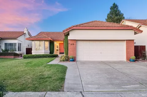 219 Cayetano Dr, Windsor, CA 95492 photo 2
