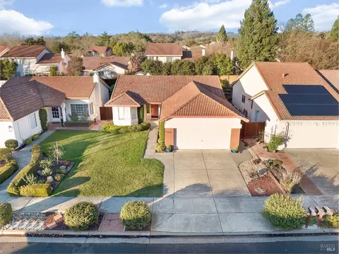 219 Cayetano Dr, Windsor, CA 95492 photo 3