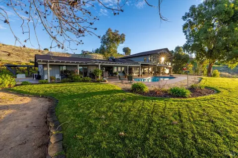 3942 Serenity Hills Rd, Vacaville, CA 95688
