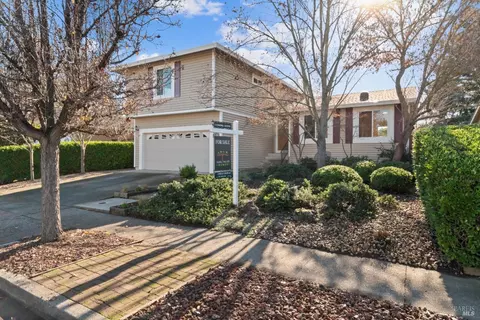 725 Lathrop St, Napa, CA 94558
