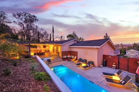 119 Foothill Dr, Vacaville, CA 95688