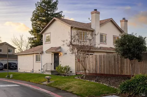 1 Felice Ct, Rohnert Park, CA 94928