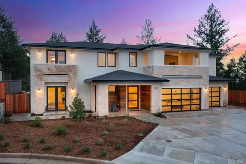 2008 Bracken Ct, Santa Rosa, CA 95403