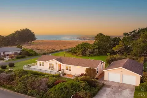 31300 Ocean View Dr, Fort Bragg, CA 95437
