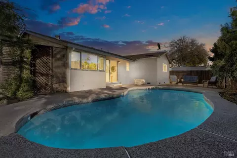 1301 Holmes Ct, Fairfield, CA 94533