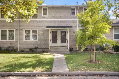 44 Lovejoy Way, Novato, CA 94949