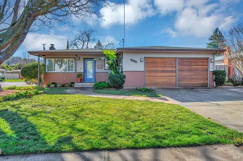 1661 Center Rd, Novato, CA 94947