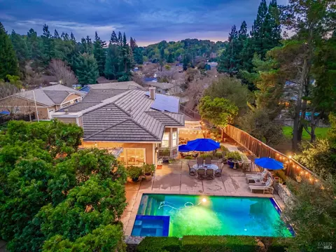 1109 Scenic Pl, Napa, CA 94558