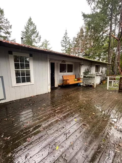 25098 Sherwood Rd, Willits, CA 95490