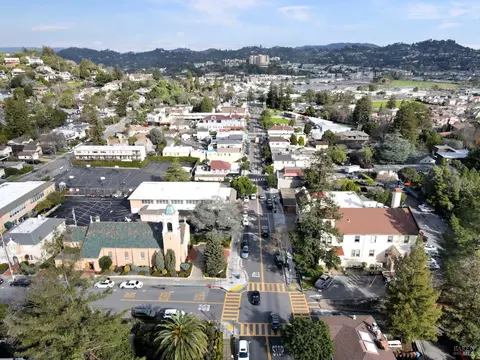 View/Area - 14 Walnut Ave, Larkspur, CA 94939 photo 2 of 3