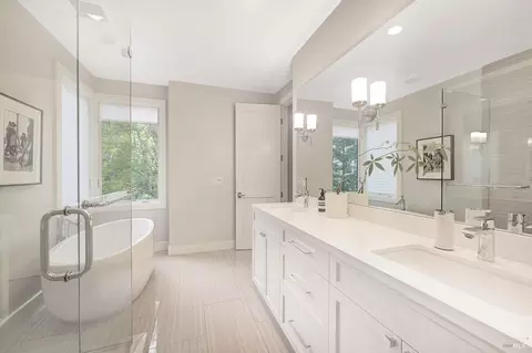 Bath - 14 Walnut Ave, Larkspur, CA 94939 photo 3 of 5