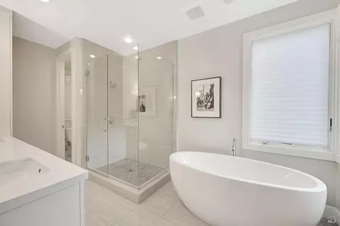 Bath - 14 Walnut Ave, Larkspur, CA 94939 photo 2 of 5