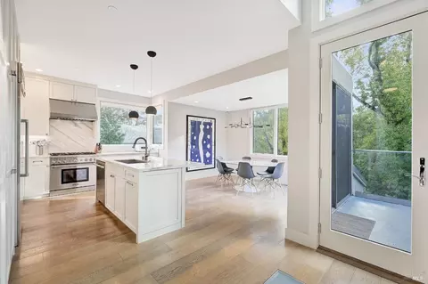 14 Walnut Ave, Larkspur, CA 94939