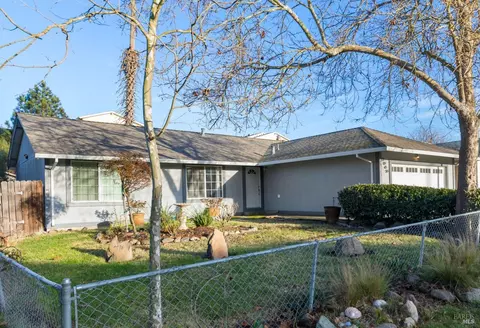 8342 Lombard Way, Rohnert Park, CA 94928