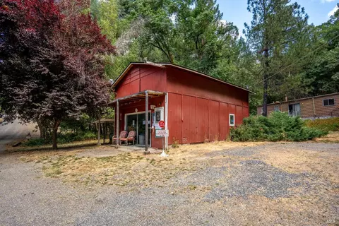 Exterior - 30661 N Highway 101 Hwy, Willits, CA 95490 photo 2 of 9
