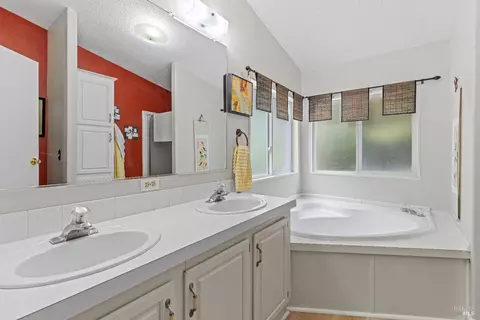 Bath - 30661 N Highway 101 Hwy, Willits, CA 95490 photo 3 of 3
