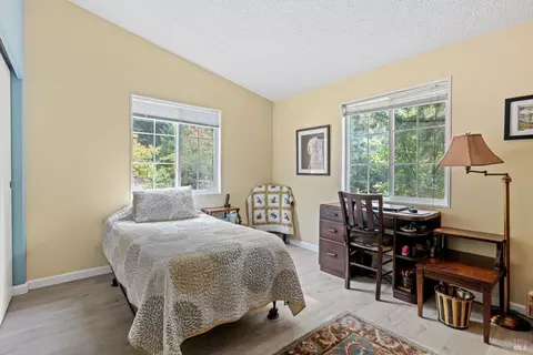Bedroom - 30661 N Highway 101 Hwy, Willits, CA 95490 photo 1 of 3