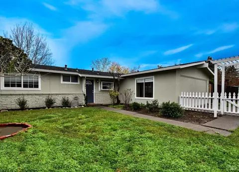 15391 Marty Dr, Glen Ellen, CA 95442