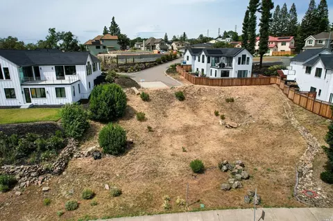3709 Deauville Pl, Santa Rosa, CA 95403
