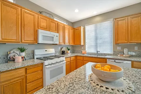 527 Cork St, Windsor, CA 95492 photo 15