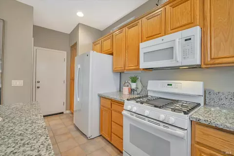 527 Cork St, Windsor, CA 95492 photo 17