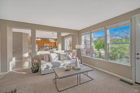 527 Cork St, Windsor, CA 95492 photo 9