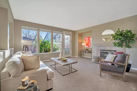 527 Cork St, Windsor, CA 95492 photo 5