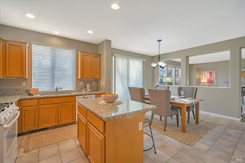 527 Cork St, Windsor, CA 95492 photo 12