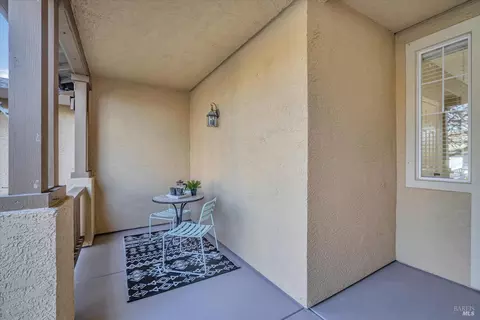 527 Cork St, Windsor, CA 95492 photo 4